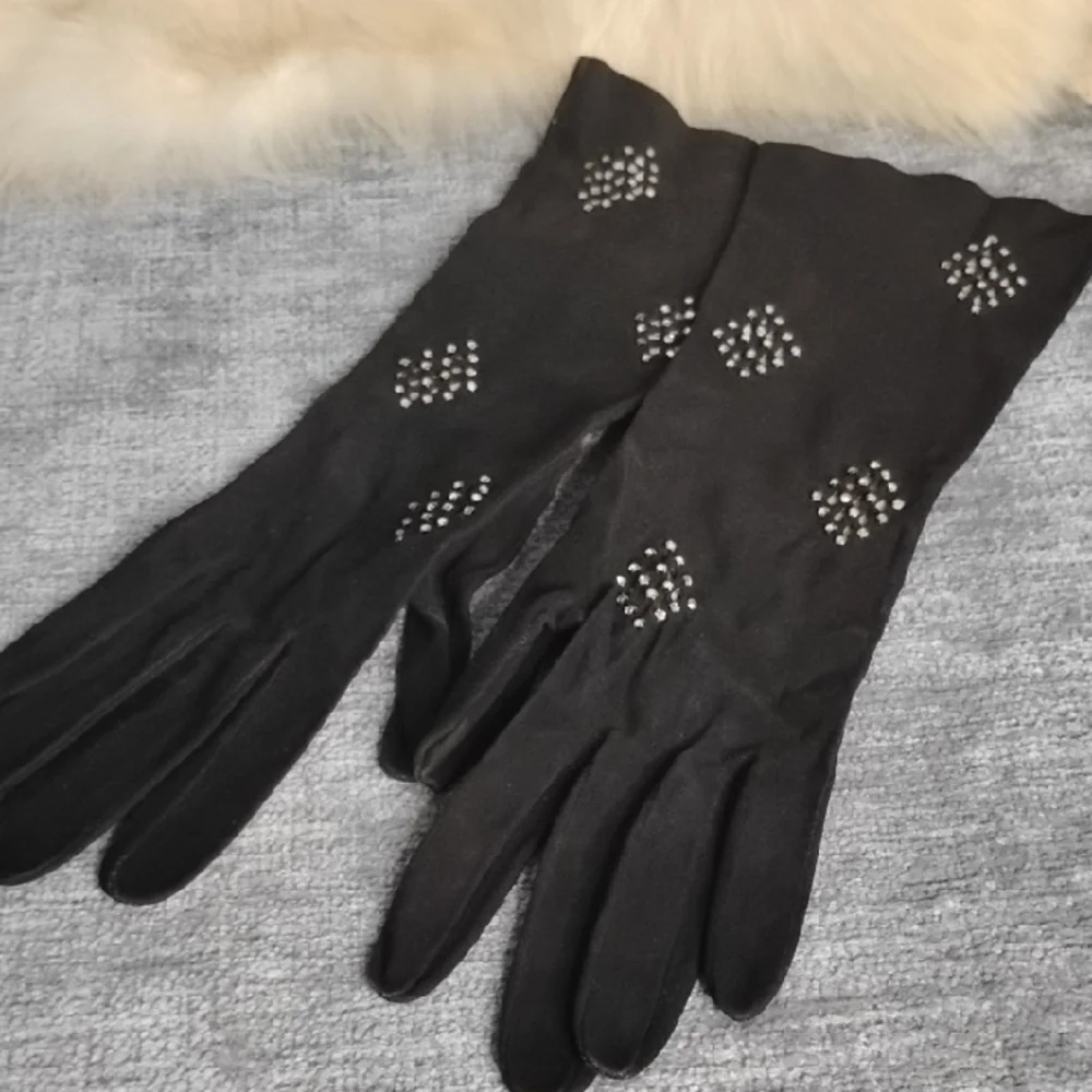 Michel Swiss Black Gloves with Silver Detailing.Made In France
